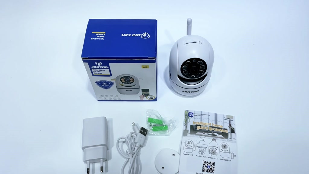 Câmera Visão Noturna com Áudio e  Varredura Automática